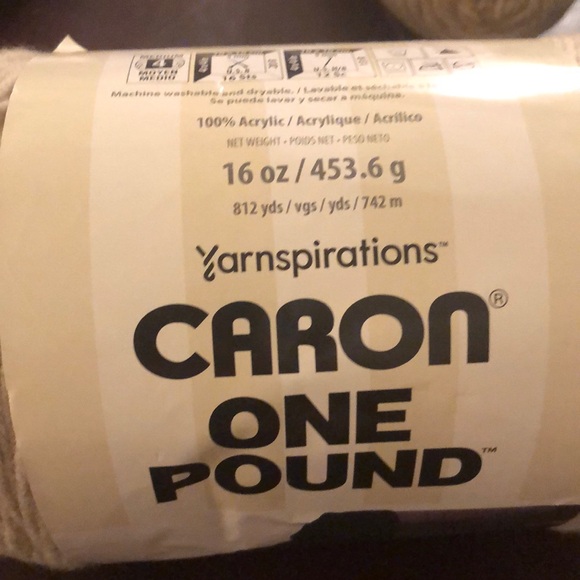 One Skein of Yarnspirations CARON ONE POUND SOLIDS YARN. DOVE/PALOMA color. NWT - Picture 3 of 4
